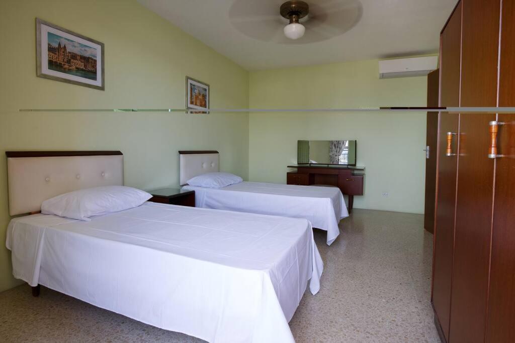 1 Bedrm Apt Seaview Balluta Bay San Ġiljan Exterior foto